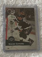 Front of Wayne Gretzky Pro Set card in sleeve