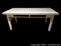 Full view of table front and legs