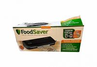 Retail box showing FoodSaver FM2000 branding