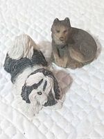 Both figurines together