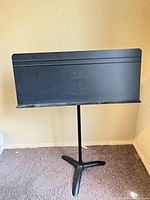 Front view of Manhasset music stand showing full stand