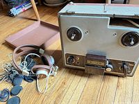 Arken recorder rear view with headphones and accessories