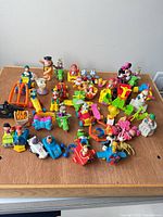 Full overview of all 40+ toys on tabletop