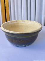 Full view of planter showing shape and size