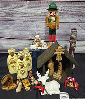 Overall view of all Christmas décor items in lot