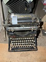 Front view showing full keyboard and Underwood branding