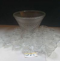 Punch bowl with 16 cups overview