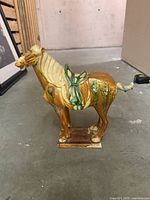 Right side view showing color palette and saddle detail