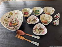 Overview of full 11-piece serving set