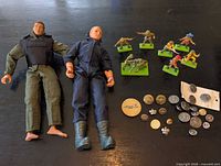 Overall lot showing both large figures, small soldiers and buttons