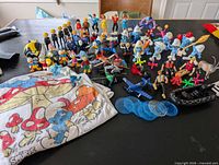 overview of all mixed figures, planes, T-shirt