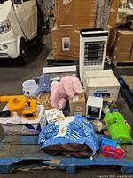 overview of lot on pallet showing all main items