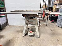Full view of RIDGID table saw on Herculift stand