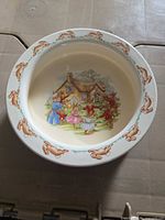 Top view showing interior Bunnykins scene and rabbit border