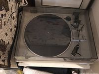 Turntable with dust cover closed