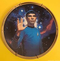 Spock portrait plate showing artwork and gold rim detail