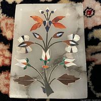 lid showing floral pietra dura inlay
