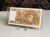 Full view of France 10 francs Hector Berlioz banknote in holder