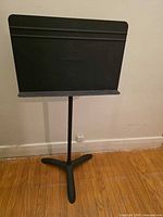Front view of Manhasset black metal music stand