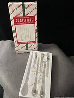 Retail box and tray with five glass icicles