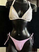 Front view of bikini set on mannequin