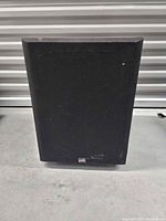 Front view with grille attached