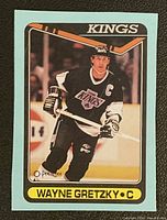 Front of Wayne Gretzky O-Pee-Chee box bottom card