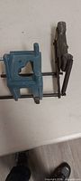 Blue cast jaw and sliding mechanism overview