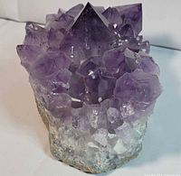 Front view showing multiple crystal points and central large termination