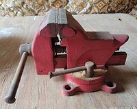 Top and jaw view of vise