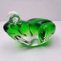 Front and side view of green art glass frog figurine showing shape, color and detailing