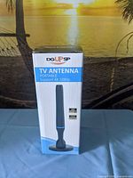 Front of sealed box showing antenna image and specifications