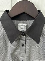 Front upper section showing black collar and Brooks Brothers 1818 size 6 label