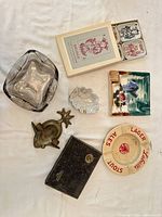 Overview of all ashtrays, cigarette pack and box
