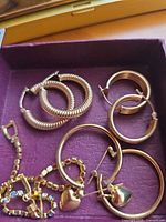 Lot overview showing all jewellery pieces in box