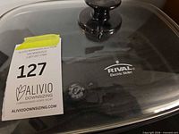 Rival logo on glass lid with knob