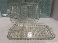 Tray on stand and duplicate view for detail