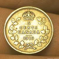 Reverse of 1919 Canada 5¢ coin with crown and maple wreath