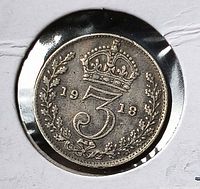 Reverse of 1918 threepence showing crowned 3, date, wreath
