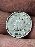Reverse showing Bluenose schooner, date 1939, denomination 10 cents, CANADA legend.