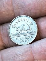 Reverse of 1939 Canada 5 cents coin showing beaver design and date