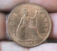 Reverse side showing Britannia and date 1967