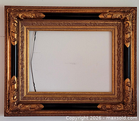 Full view of gilt wood frame horizontal