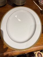 Oval platter with gold Richmond border