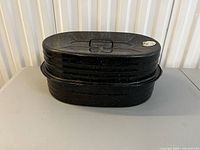 closed roaster showing enamel finish