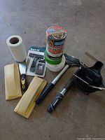 All items arranged on floor showing full lot