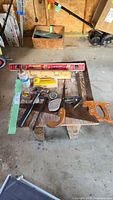Overview of all carpentry tools on table