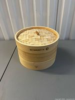 Steamer assembled with lid on