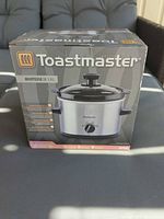 Front of boxed Toastmaster slow cooker