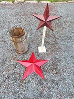 overview of barrel, freestanding star, flat star